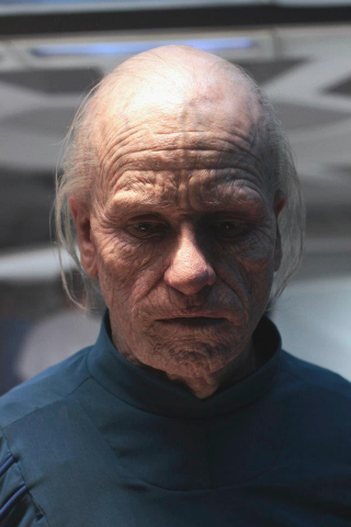 Illustration for article titled Prometheus set photos show what's under the Engineers' robes, plus a never-before-seen character